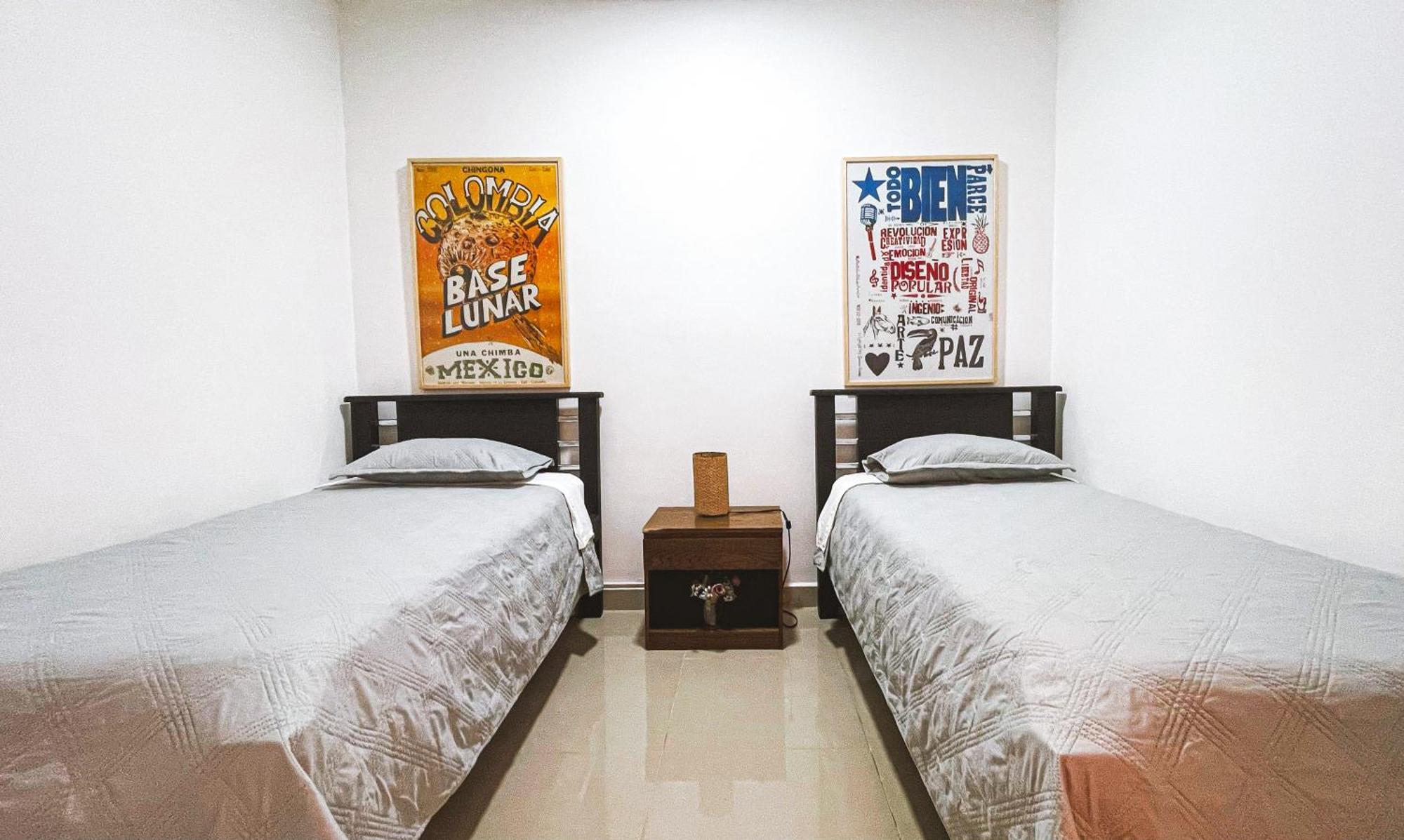 Hostel Adn Algo De Nosotros - Malaika Medellín Exteriér fotografie