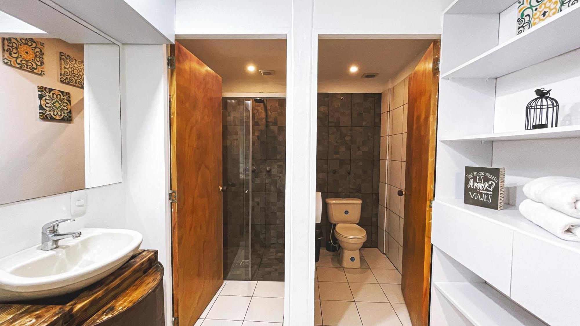Hostel Adn Algo De Nosotros - Malaika Medellín Exteriér fotografie