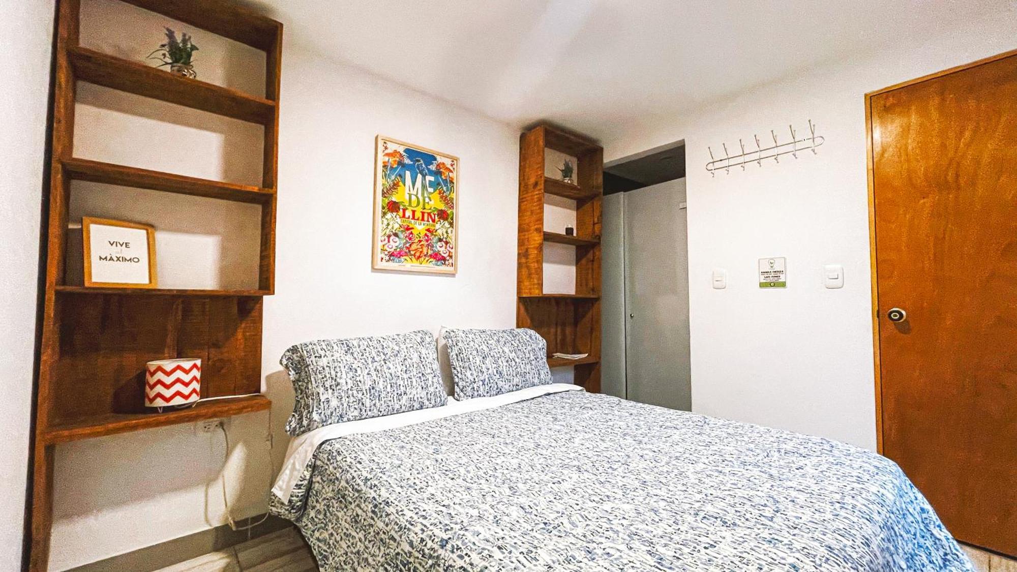 Hostel Adn Algo De Nosotros - Malaika Medellín Exteriér fotografie