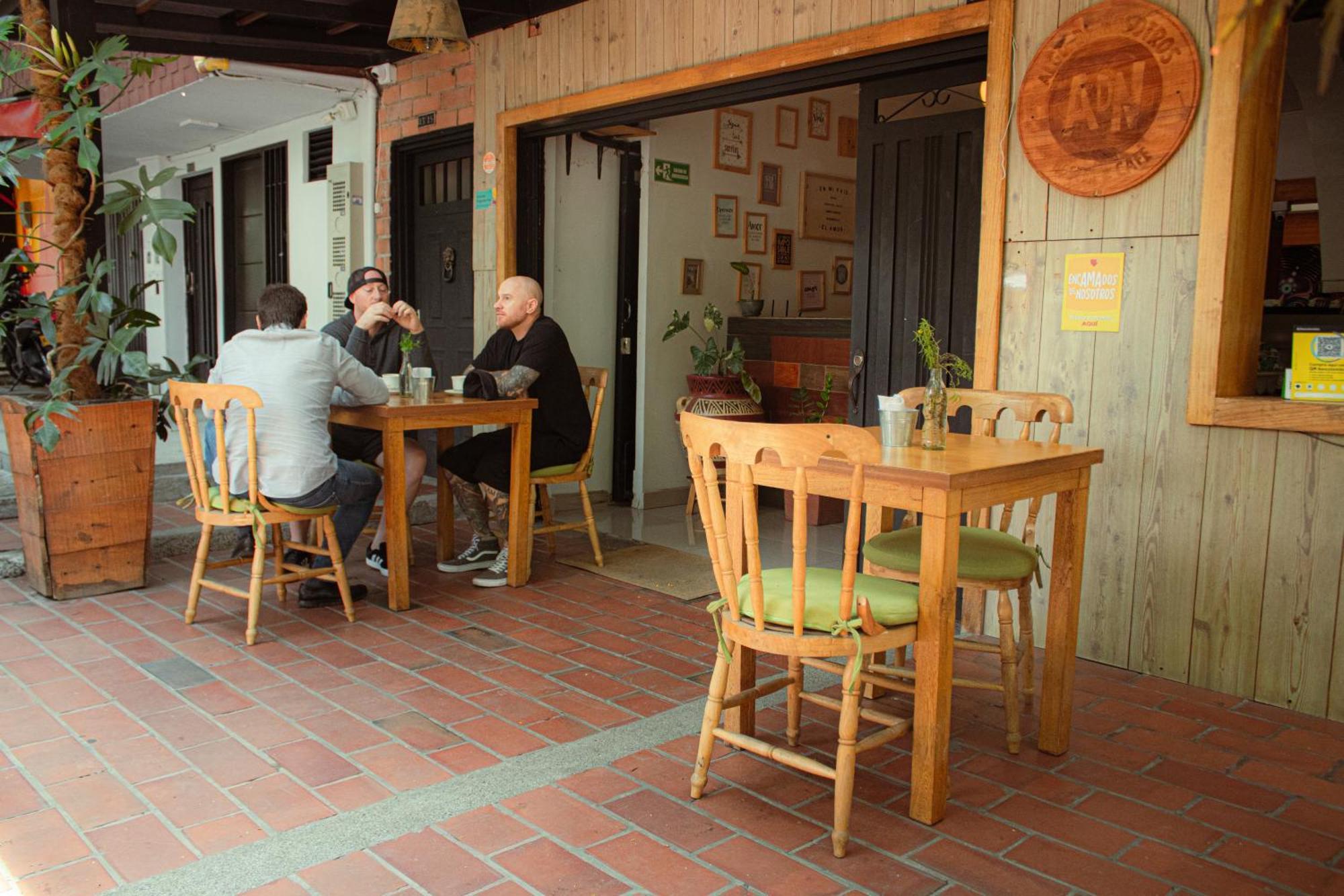 Hostel Adn Algo De Nosotros - Malaika Medellín Exteriér fotografie
