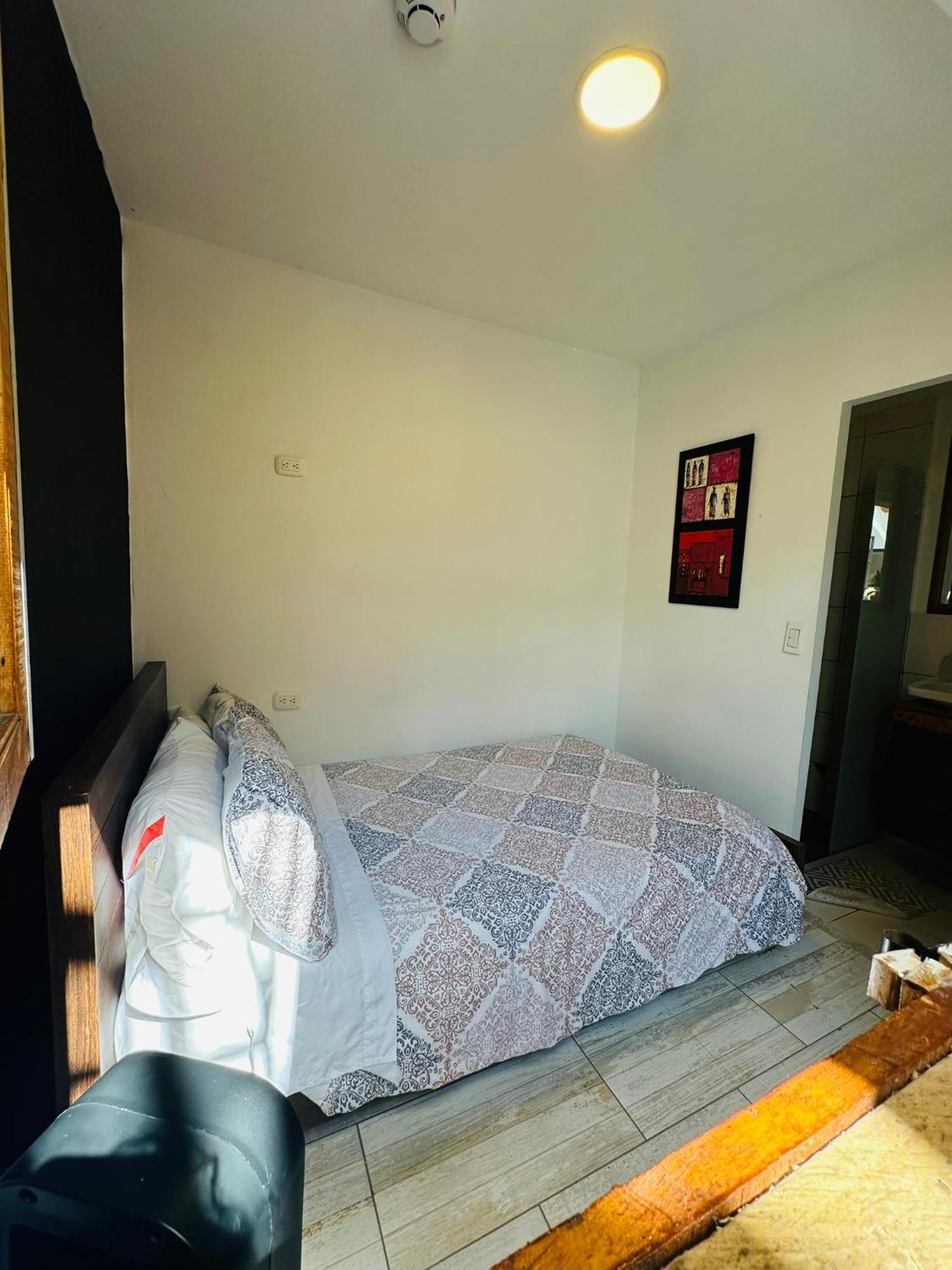 Hostel Adn Algo De Nosotros - Malaika Medellín Exteriér fotografie